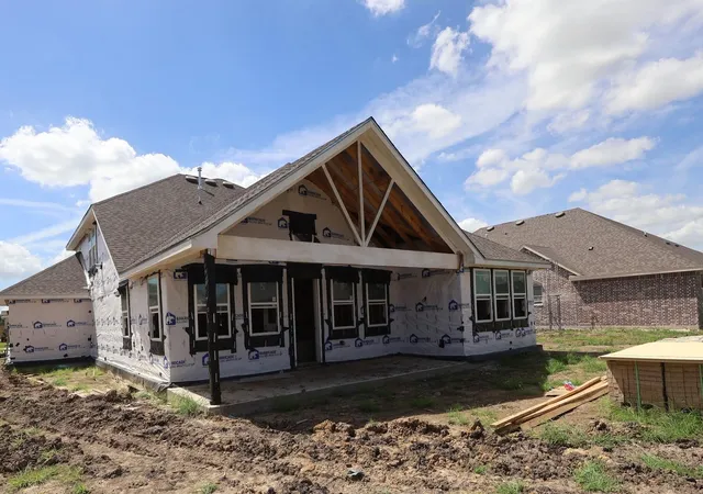 Photo 3 of Sale Pending at 12103 Upper Meadows Ave, Mont Belvieu, TX 77535 | MLS# 73200576 | Listing updated on 2026-09-08