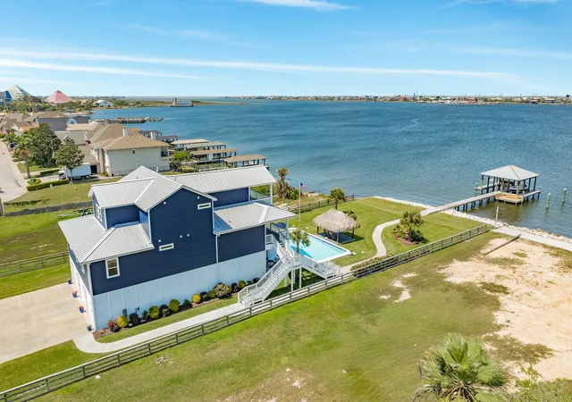Photo 3 of Single family home for sale at 7220 Ave N 1/2, Galveston, TX 77551 | MLS# 73380891 | Listing updated on 2026-07-27