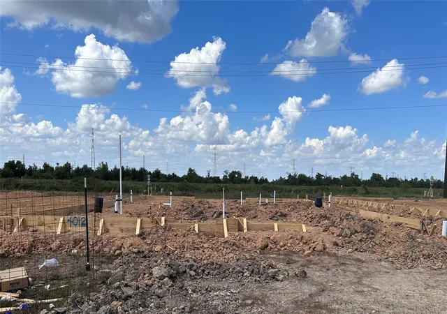 27th image of 522 Pinot Noir Dr, Alvin, TX 77511 | MLS# 26913450