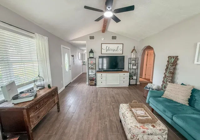 Photo 3 of Single family home for sale at 224 Maple Dr, Hitchcock, TX 77563 | MLS# 44936393 | Listing updated on 2026-09-13
