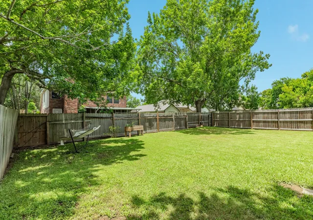 26th image of 112 Papaya St, Lake Jackson, TX 77566 | MLS# 75889357