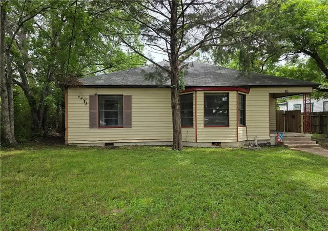 Homes for sale in Navasota, TX | 206 Gibbs St, Navasota, TX 77868 | MLS# 488467