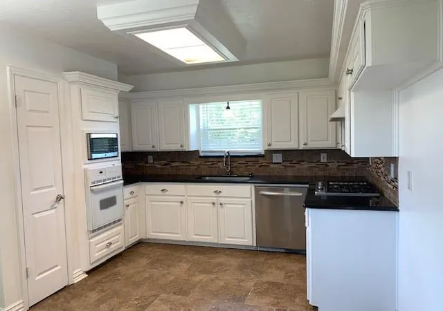 Photo 4 of Single family home for sale at 6650 Grove Fld Ln, Houston, TX 77084 | MLS# 79984205 | Listing updated on 2026-09-15