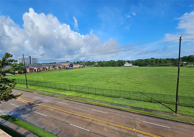 Photo 3 of Sale Pending at 2903 Falcon Pass Dr, Houston, TX 77062 | MLS# 74743393 | Listing updated on 2026-09-05