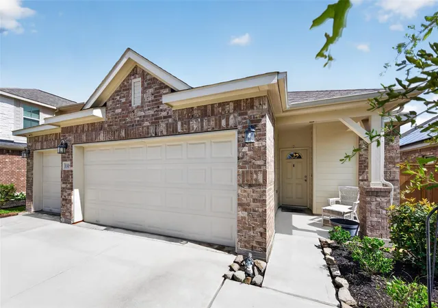 Photo 2 of Sale Pending at 1329 Red Hills Dr, Rosharon, TX 77583 | MLS# 26499792 | Listing updated on 2026-09-11