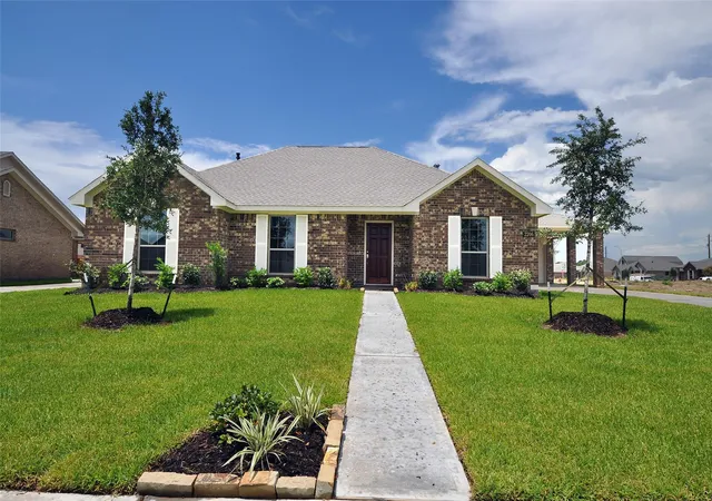 Photo 1 of Single family home for sale at 2206 Fortuna Dr, League City, TX 77539 | MLS# 10272959 | Listing updated on 2026-08-17