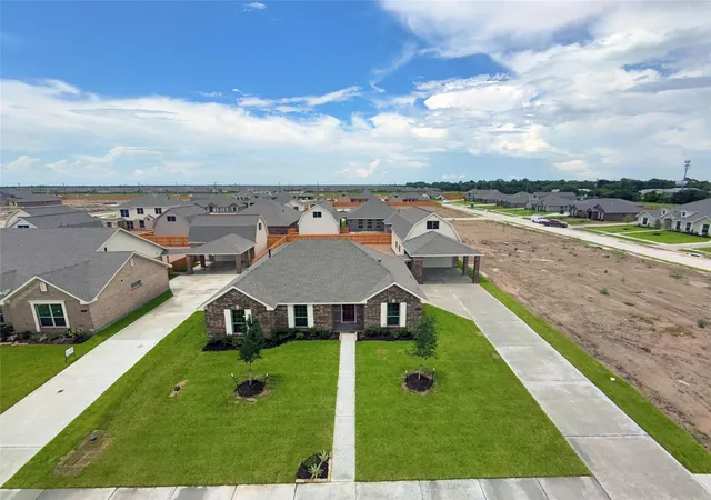 Photo 2 of Single family home for sale at 2206 Fortuna Dr, League City, TX 77539 | MLS# 10272959 | Listing updated on 2026-08-17