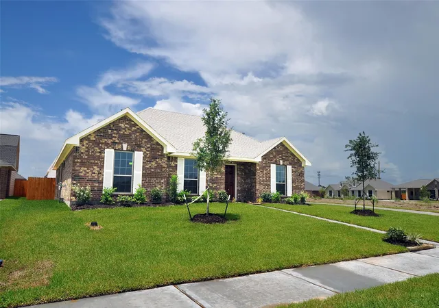 Photo 3 of Single family home for sale at 2206 Fortuna Dr, League City, TX 77539 | MLS# 10272959 | Listing updated on 2026-08-17