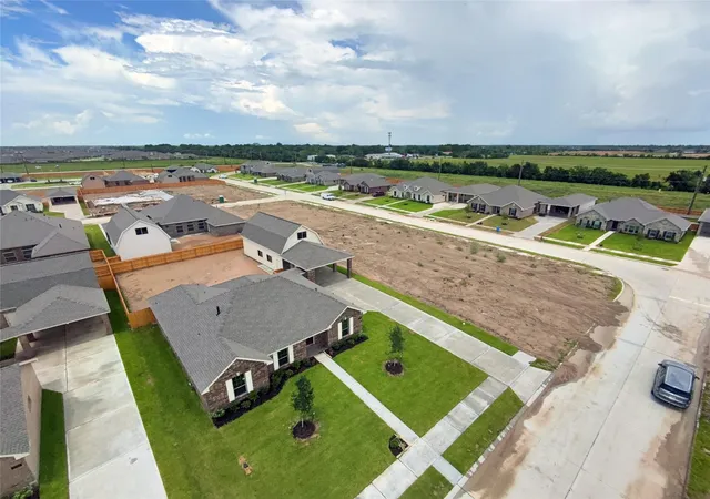 Photo 3 of Single family home for sale at 2206 Fortuna Dr, League City, TX 77539 | MLS# 10272959 | Listing updated on 2026-08-17