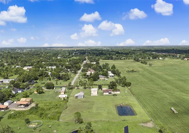 3rd image of 5717 Avenue U St, Santa Fe, TX 77517 | MLS# 77080682