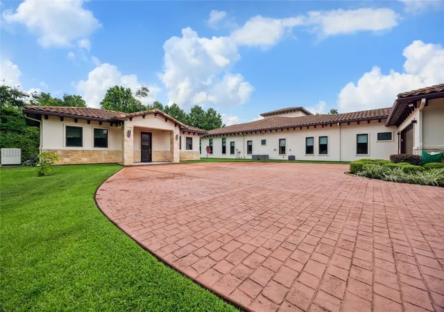3rd image of 25901 Haven Lake Dr, Tomball, TX 77375 | MLS# 49137168