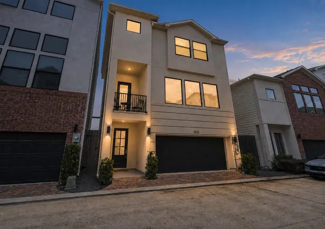 Single family home for sale at 1022 Green Kensington Dr, Houston, TX 77008 | MLS# 15693162