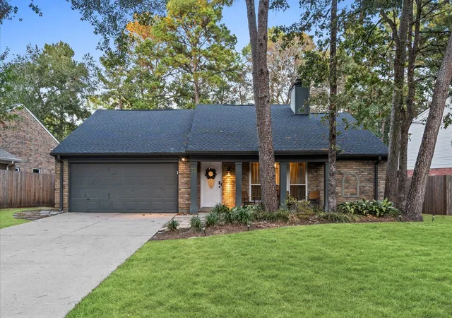 2nd image of 39 Still Corner Pl, Spring, TX 77381 | MLS# 9758455