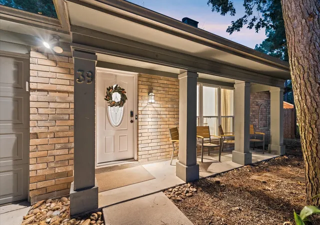 3rd image of 39 Still Corner Pl, Spring, TX 77381 | MLS# 9758455