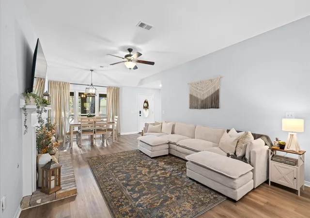 5th image of 39 Still Corner Pl, Spring, TX 77381 | MLS# 9758455
