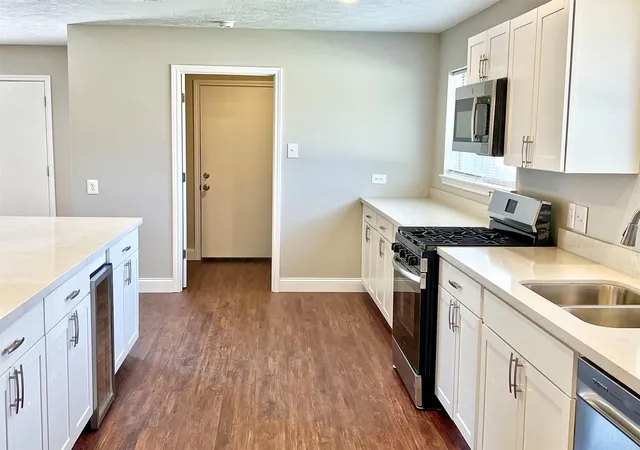 Photo 2 of Sale Pending at 415 Sevenhampton Ln, Houston, TX 77015 | MLS# 34774867 | Listing updated on 2026-09-15