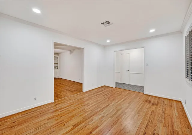 Photo 3 of Single family home for sale at 5006 Creekbend Dr, Houston, TX 77035 | MLS# 48809404 | Listing updated on 2026-09-20
