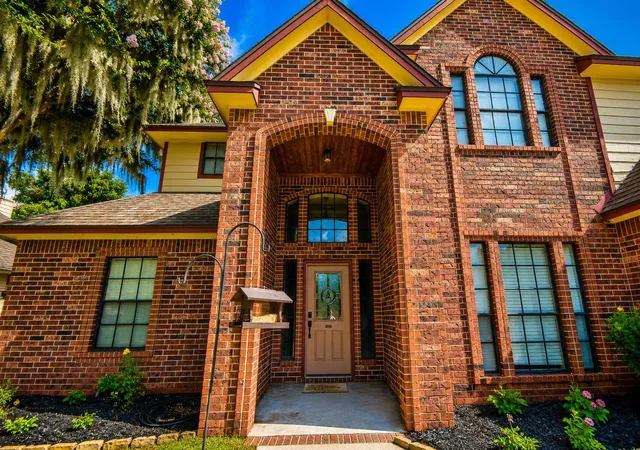2nd image of 105 Thyme Trl, Lake Jackson, TX 77566 | MLS# 87197696