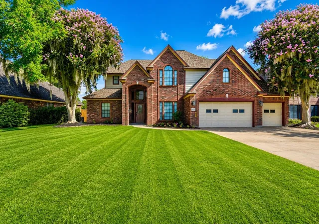 3rd image of 105 Thyme Trl, Lake Jackson, TX 77566 | MLS# 87197696
