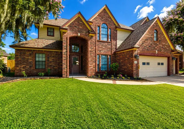 4th image of 105 Thyme Trl, Lake Jackson, TX 77566 | MLS# 87197696