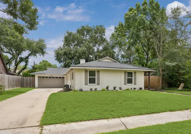 Photo 1 of Sale Pending at 1919 Ashford Holw Ln, Houston, TX 77077 | MLS# 41780822 | Listing updated on 2026-09-06