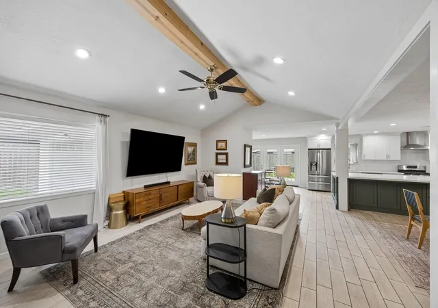 Photo 2 of Sale Pending at 1919 Ashford Holw Ln, Houston, TX 77077 | MLS# 41780822 | Listing updated on 2026-09-06