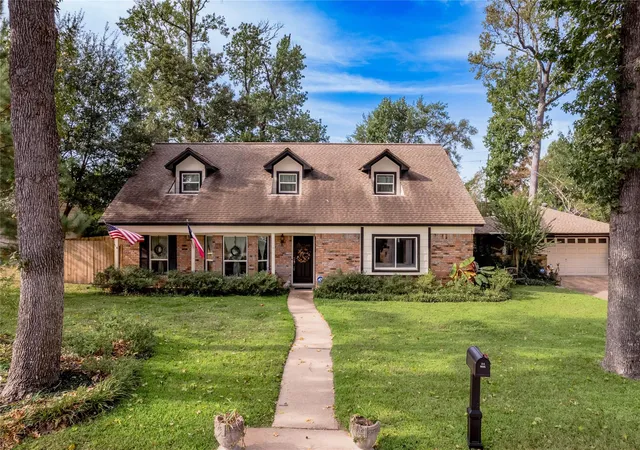 1st image of 220 Elmwood St, Huntsville, TX 77320 | MLS# 25227323