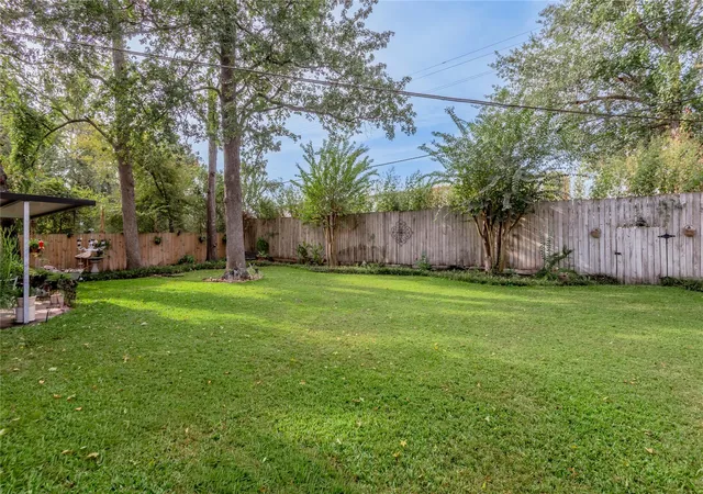 37th image of 220 Elmwood St, Huntsville, TX 77320 | MLS# 25227323