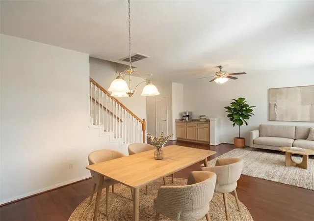 Photo 1 of Single family home for sale at 1424 W 24th Street, Houston, TX 77008 | MLS# 24145753 | Listing updated on 2026-09-18