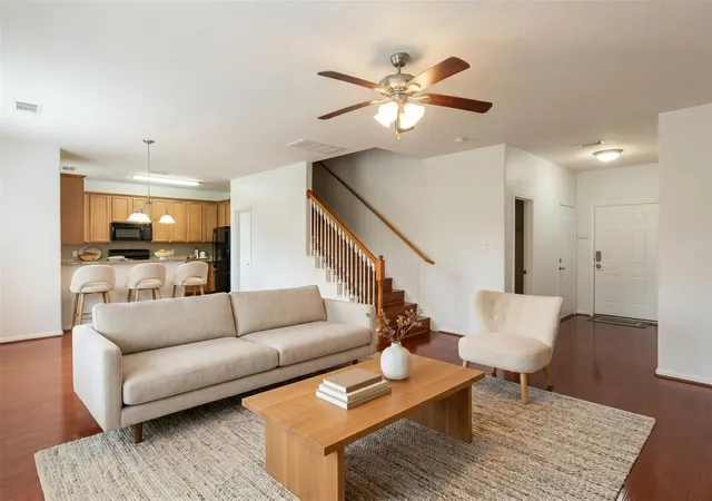 Photo 2 of Single family home for sale at 1424 W 24th Street, Houston, TX 77008 | MLS# 24145753 | Listing updated on 2026-09-18