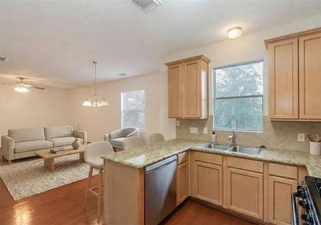Photo 3 of Single family home for sale at 1424 W 24th Street, Houston, TX 77008 | MLS# 24145753 | Listing updated on 2026-09-18