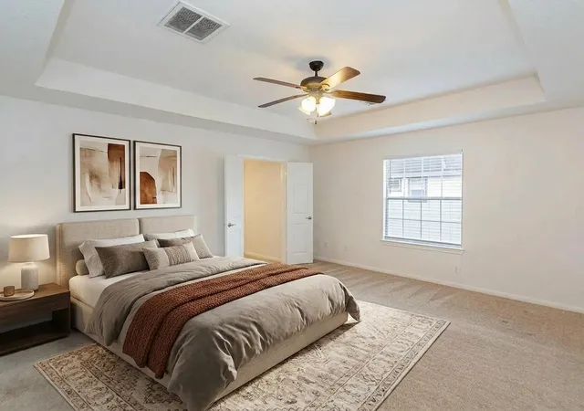 Photo 4 of Single family home for sale at 1424 W 24th Street, Houston, TX 77008 | MLS# 24145753 | Listing updated on 2026-09-18
