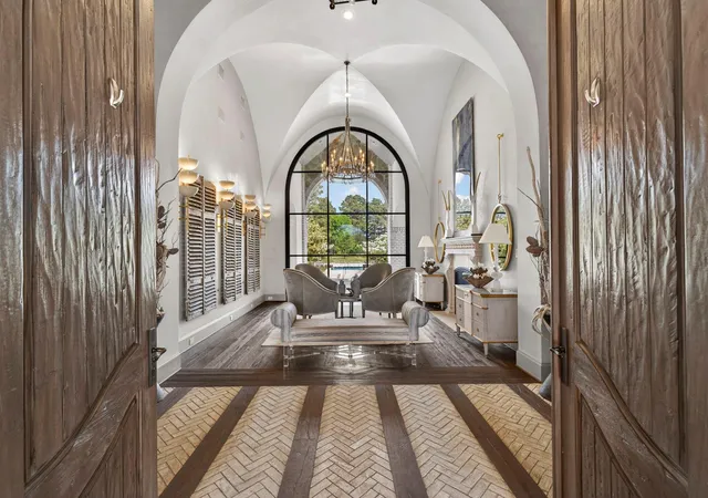 Photo 3 of Single family home for sale at 5 Willowcreek Ranch Rd, Tomball, TX 77377 | MLS# 48886411 | Listing updated on 2026-08-13