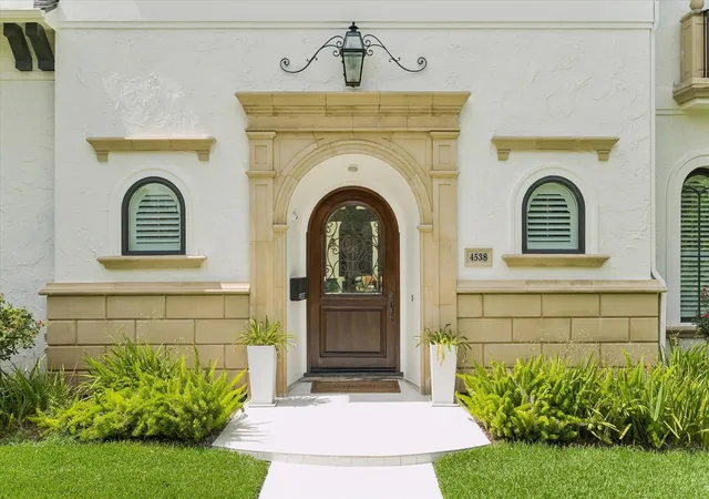 2nd image of 4538 Beech St, Bellaire, TX 77401 | MLS# 33751887