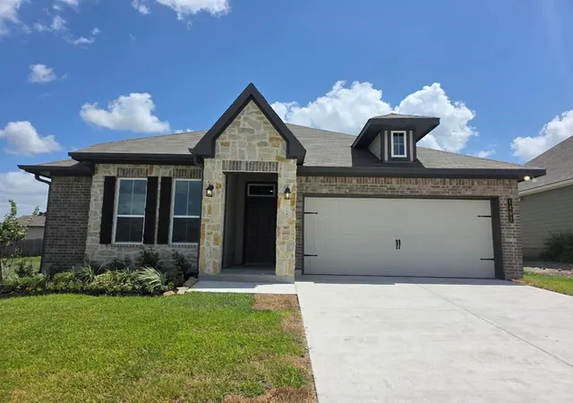 Photo 1 of Sale Pending at 1497 Lake Ridge Dr, Brenham, TX 77833 | MLS# 41469897 | Listing updated on 2026-09-16