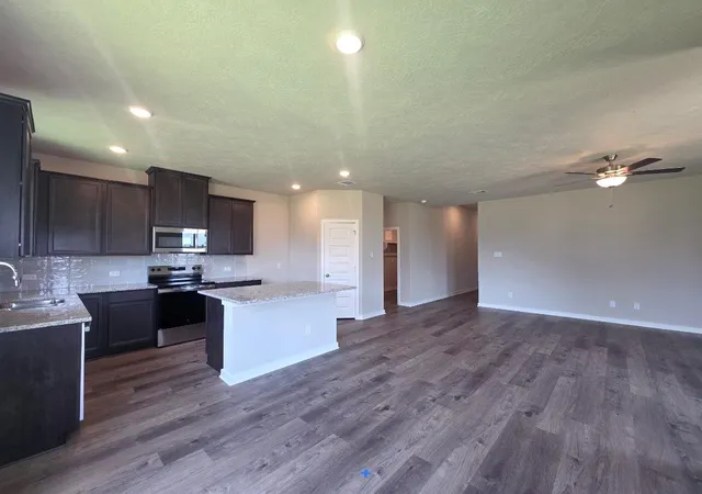 Photo 4 of Sale Pending at 1497 Lake Ridge Dr, Brenham, TX 77833 | MLS# 41469897 | Listing updated on 2026-10-05