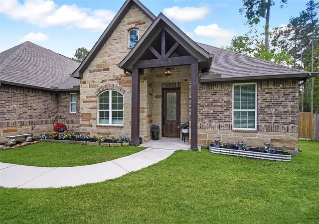 Homes for sale in New Caney, TX | 2406 Hummingbird St, New Caney, TX 77357 | MLS# 28460859