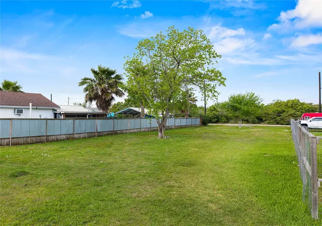 Homes for sale in Dickinson, TX | 309 5th St, Dickinson, TX 77539 | MLS# 15799250