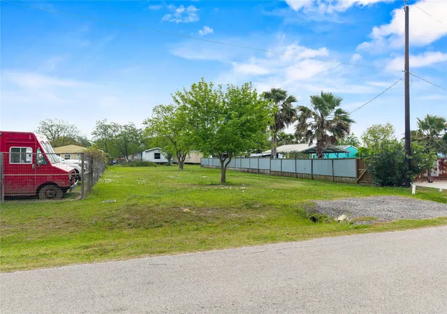 Homes for sale in Dickinson, TX | 309 5th St, Dickinson, TX 77539 | MLS# 15799250
