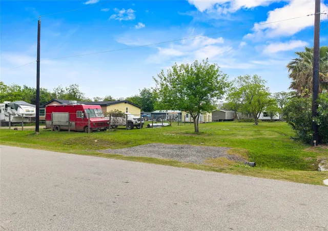 Homes for sale in Dickinson, TX | 309 5Th St, Dickinson, TX 77539 | MLS# 15799250