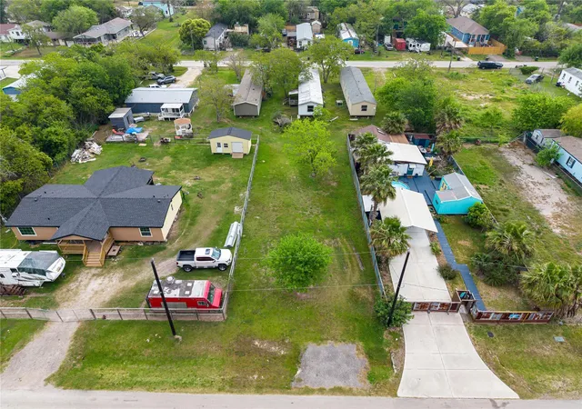 Homes for sale in Dickinson, TX | 309 5Th St, Dickinson, TX 77539 | MLS# 15799250