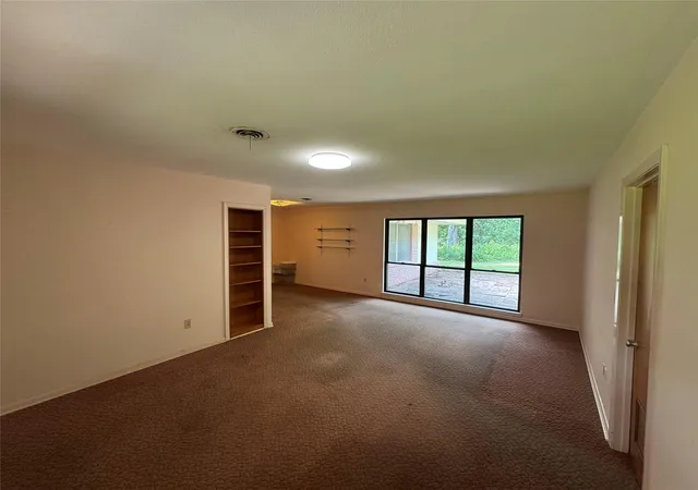 Photo 3 of Single family home for sale at 408 Oak Dr, Lake Jackson, TX 77566 | MLS# 60185950 | Listing updated on 2026-08-26