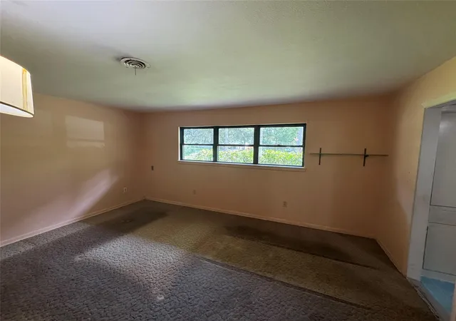 Photo 4 of Single family home for sale at 408 Oak Dr, Lake Jackson, TX 77566 | MLS# 60185950 | Listing updated on 2026-08-26