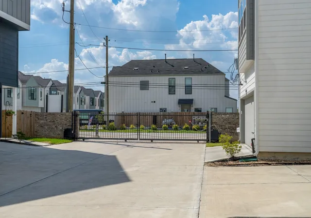 27th image of 8324 Springwood Canyon Ln, Houston, TX 77055 | MLS# 2224805