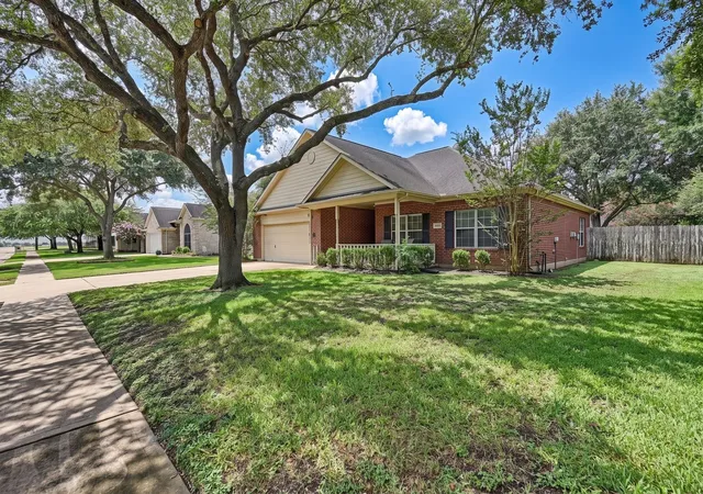 Photo 2 of Single family home for sale at 1409 Ward Bnd St, Sealy, TX 77474 | MLS# 79634383 | Listing updated on 2026-07-28