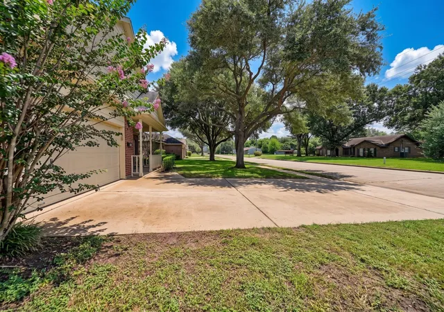 Photo 3 of Single family home for sale at 1409 Ward Bnd St, Sealy, TX 77474 | MLS# 79634383 | Listing updated on 2026-07-28