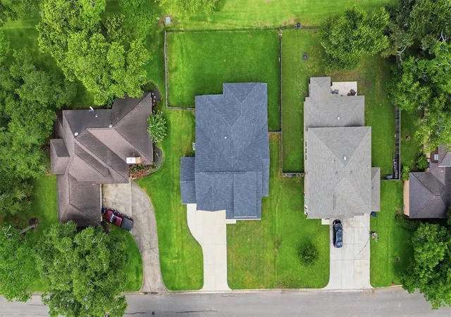 2nd image of 236 Woodhaven Dr, West Columbia, TX 77486 | MLS# 75863417