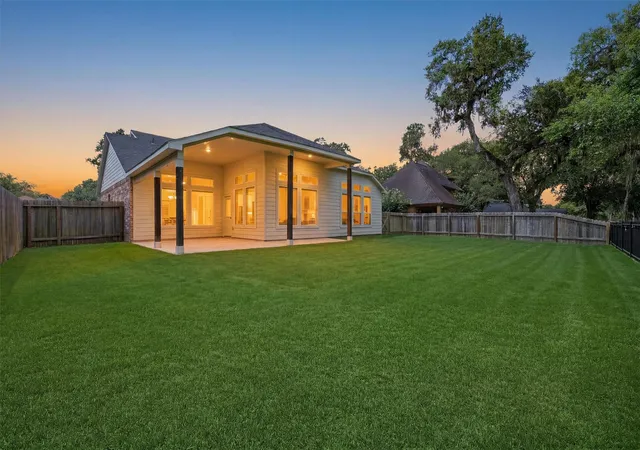 image of 236 Woodhaven Dr, West Columbia, TX 77486 | MLS# 75863417