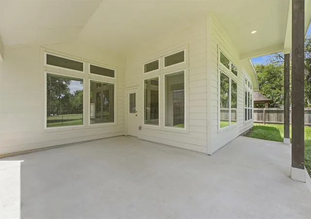 image of 236 Woodhaven Dr, West Columbia, TX 77486 | MLS# 75863417