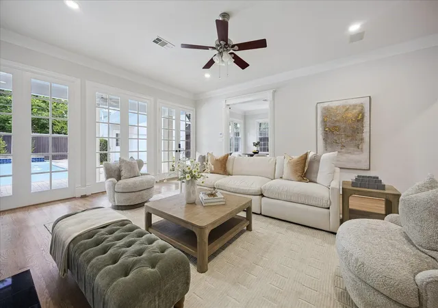 Photo 3 of Single family home for sale at 6635 Rutgers Ave, Houston, TX 77005 | MLS# 8751442 | Listing updated on 2026-09-17